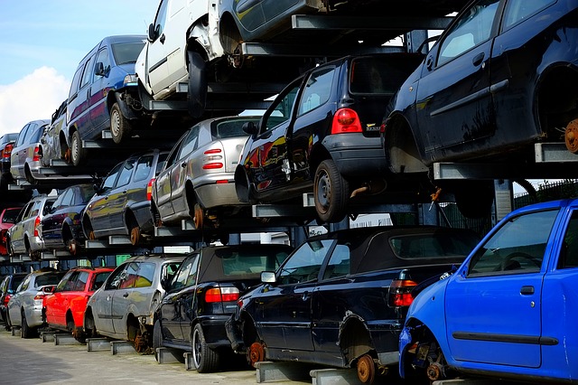 Szara strefa w recyklingu  pojazdów przynosi budżetowi straty w wysokości minimum 500 milionów złotych rocznie