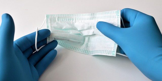 Od 16 kwietnia 2020 obowiązek zasłaniania twarzy. Opisujemy jak działa w dealerstwach, komisach, serwisach oraz w ruchu drogowym