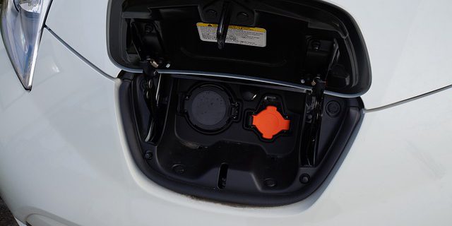 “Umiarkowane” zainteresowanie dopłatami do zakupu aut elektrycznych