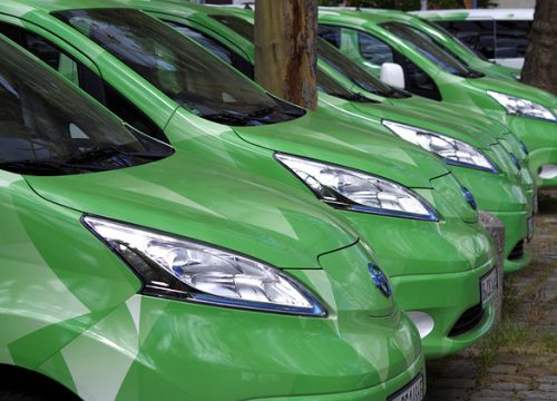 Projekt nowelizacji ustawy o elektromobilności: obowiązkowe strefy czystego transportu w gminach powyżej 100 tys. mieszkańców
