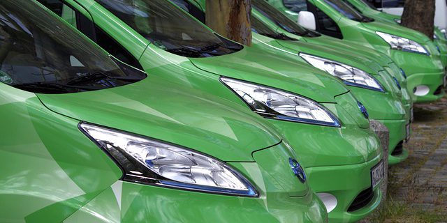Projekt nowelizacji ustawy o elektromobilności: obowiązkowe strefy czystego transportu w gminach powyżej 100 tys. mieszkańców