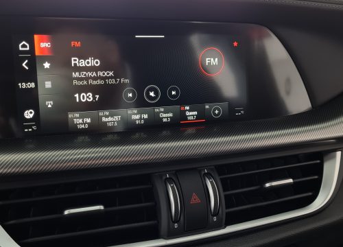 „Podatek od smartfonów” bez smartfonów. Czy obejmie radia samochodowe?   