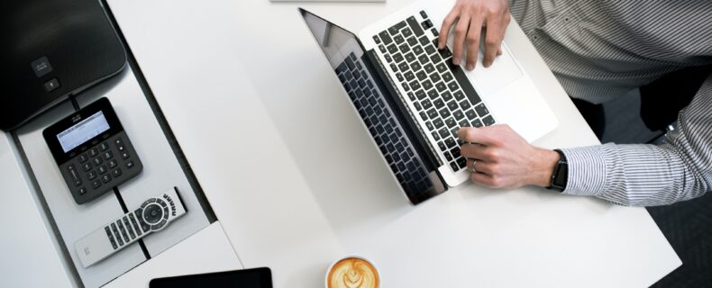 Negatywne opinie o dealerze jako pracodawcy w Internecie
